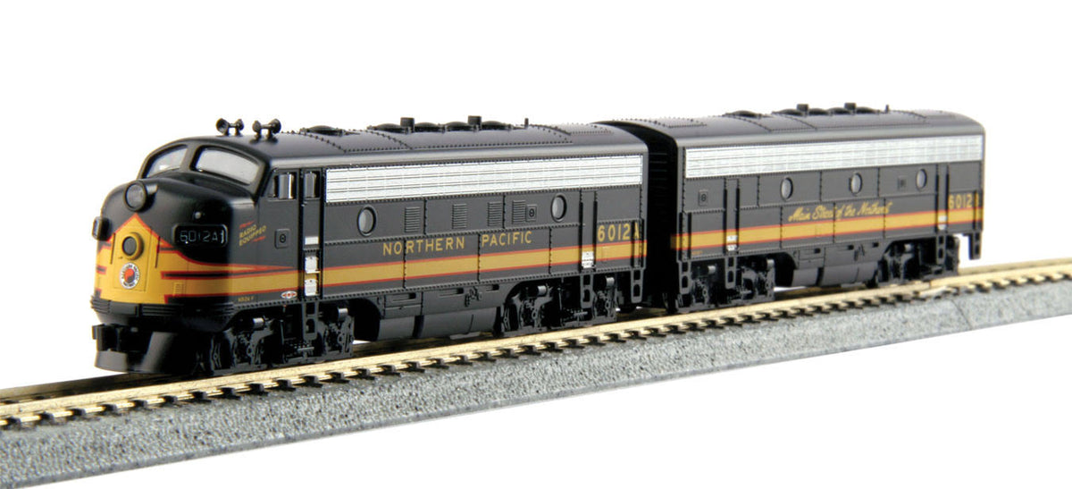 N Scale Black Yellow Dual Headlight Locomotive Set L607