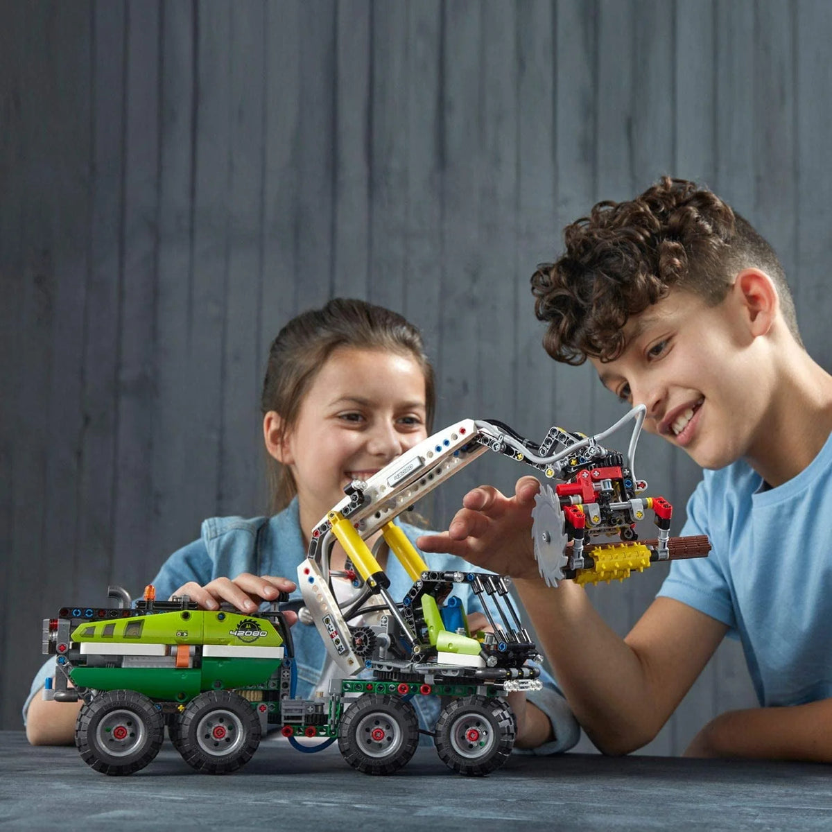 Forest Machine Building Kit 1003 Pieces Q60036
