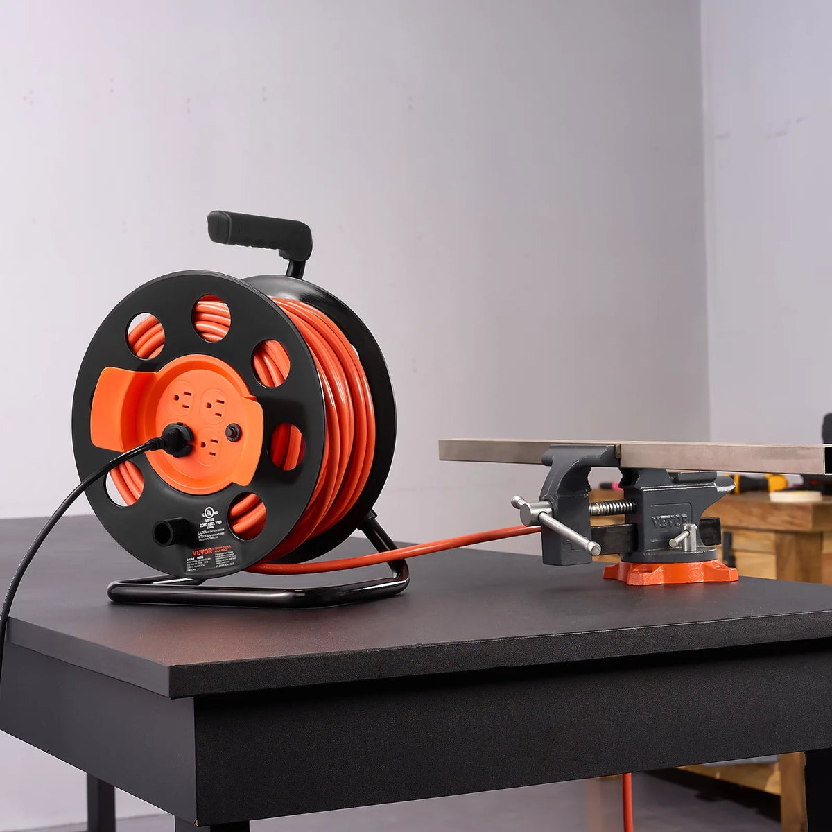 100FT 4 Outlets 12AWG Extension Cord Reel A828