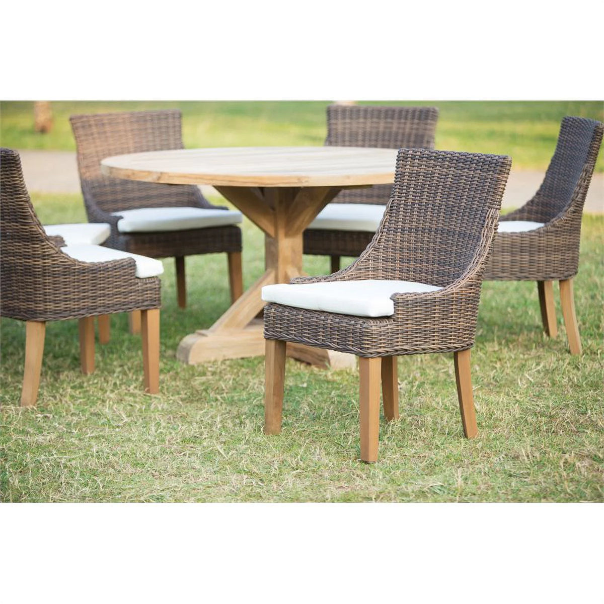 Wood Round Dining Table E499836