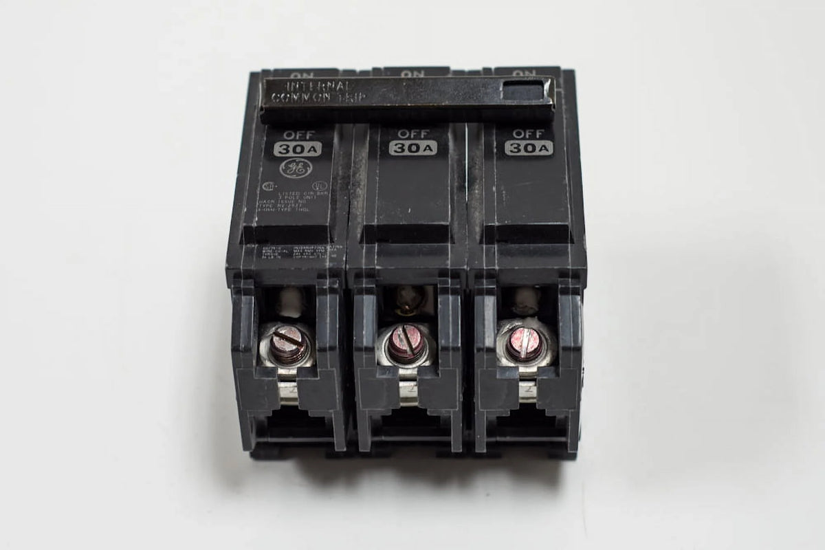35A Plug In Circuit Breaker Y869