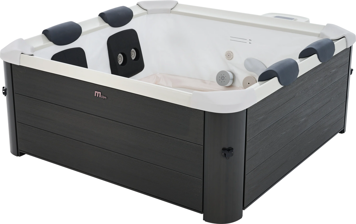 Square 6 Person Hot Tub & Spa with 140 Jets Q7158