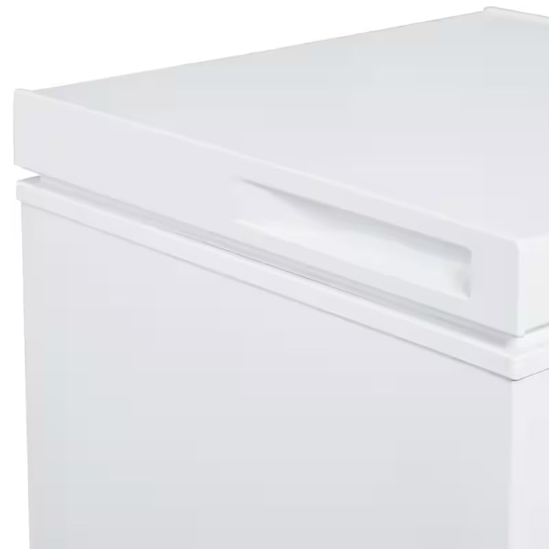 White 3.5 cu. ft. Manual Defrost Chest Freezer U168227