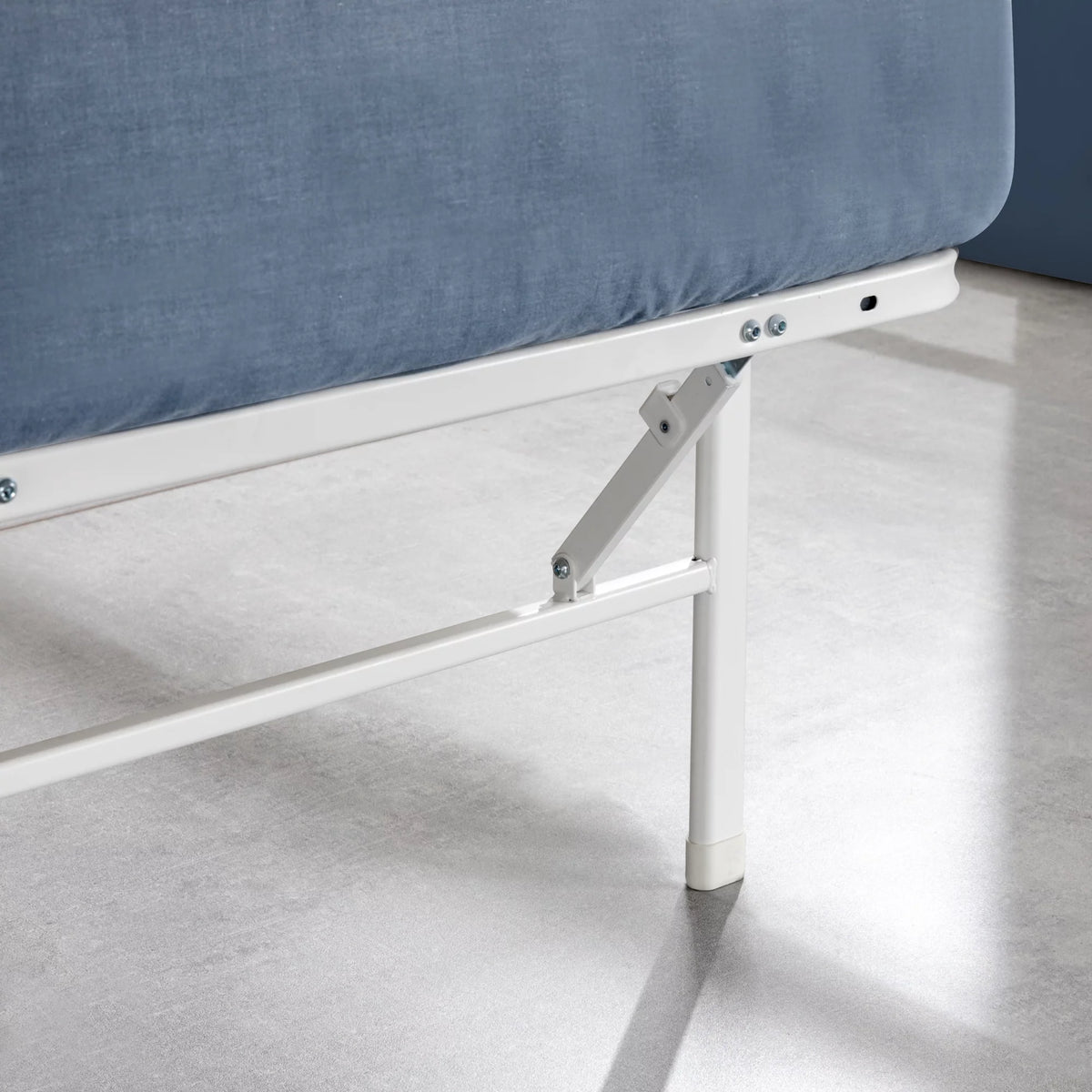 14" White Metal Mattress Foundation, Narrow Twin H5778
